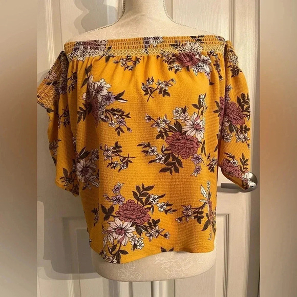 Francesca’s Floral Yellow Blue Rain Off the Shoulder‎ top NWT size S - Picture 5 of 12